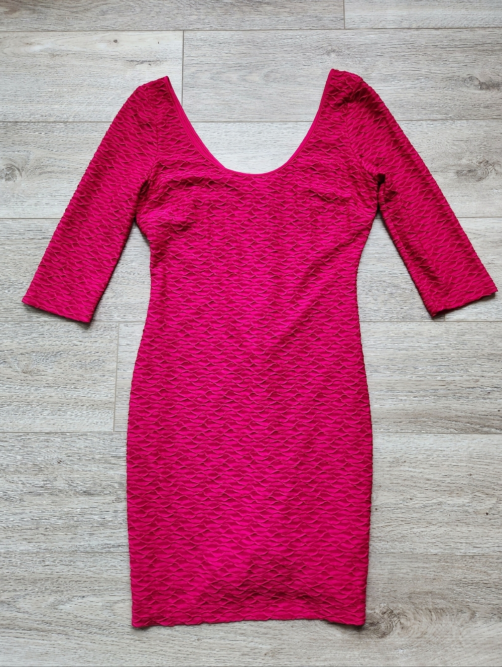 Guess Pink Fuschia Textured Stretch Bodycon Sheath Dress Womens 6 3/4 Sleeve